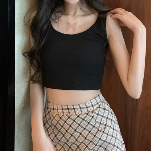 Plain Scoop-Neck Cropped Tank Top