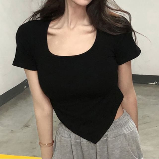 Asymmetric Plain Square-Neck Short-Sleeved Tee