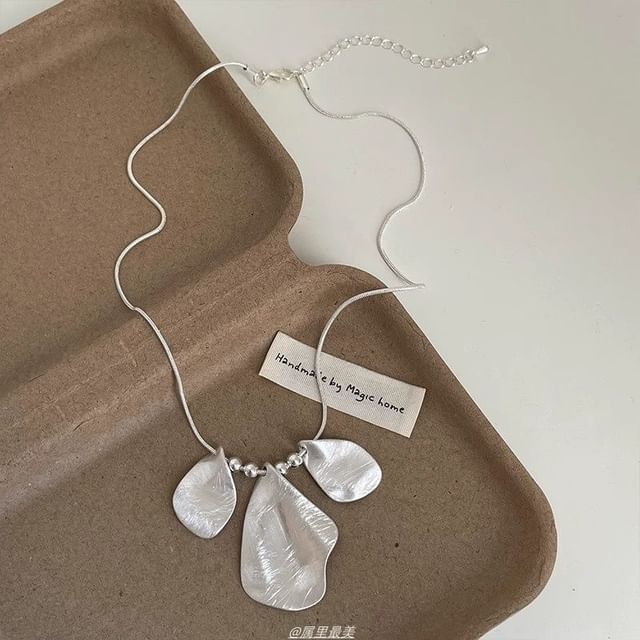 Pendant Petal Necklace Alloy Brushed