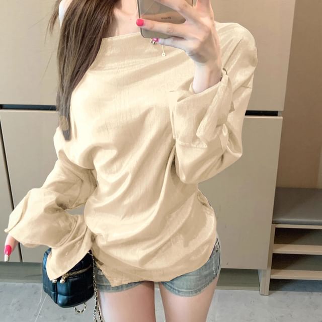 Plain One-Shoulder Long-Sleeved Top