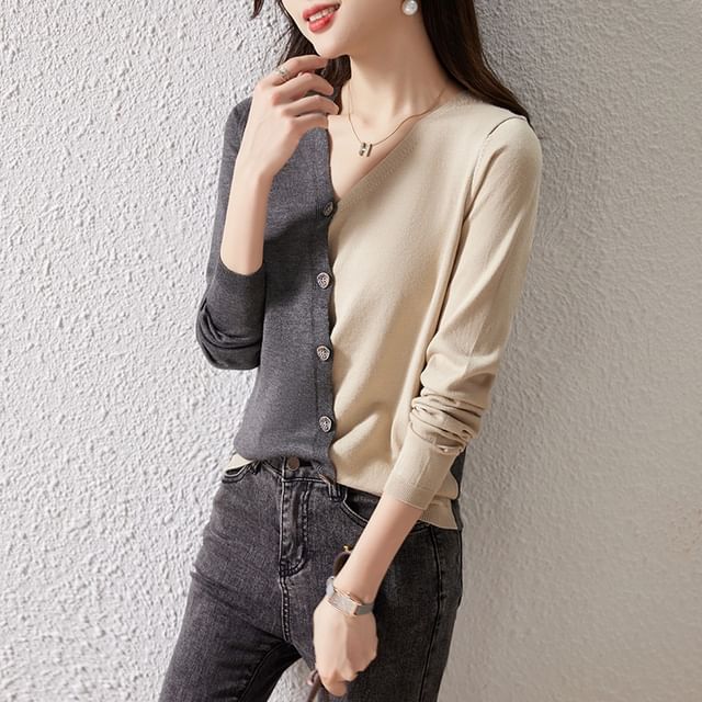 Two-Tone V-Neck Long-Sleeved Button-Up Knit Top