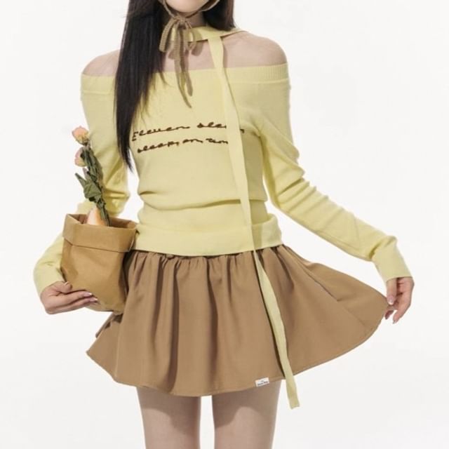 Long-Sleeve Off Shoulder Lettering T-Shirt