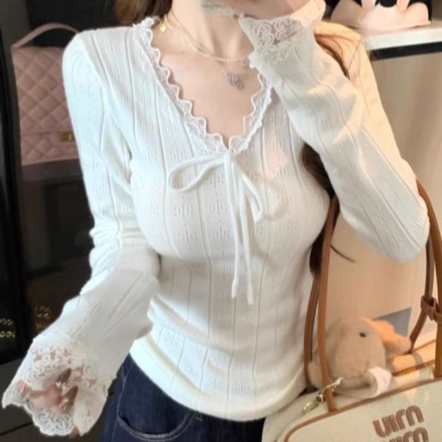 Plain Lace-Trimmed V-Neck Long-Sleeved Knit Top