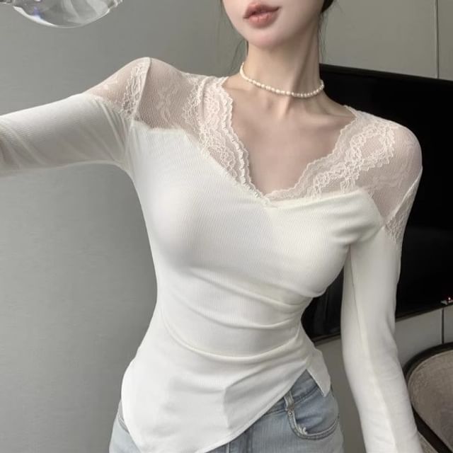 Lace-Paneled V-Neck Long-Sleeved Top
