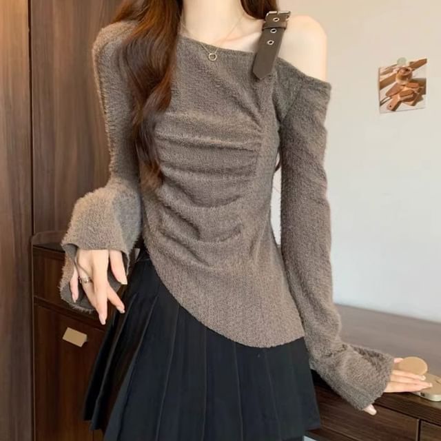 Plain Buckled Cold-Shoulder Bell-Sleeved Knit Top