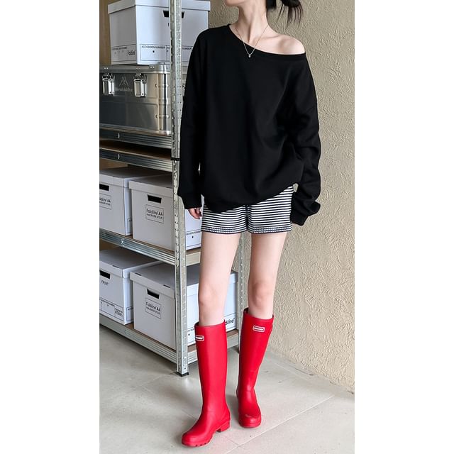 Plain Boat-Neck Sweatshirt