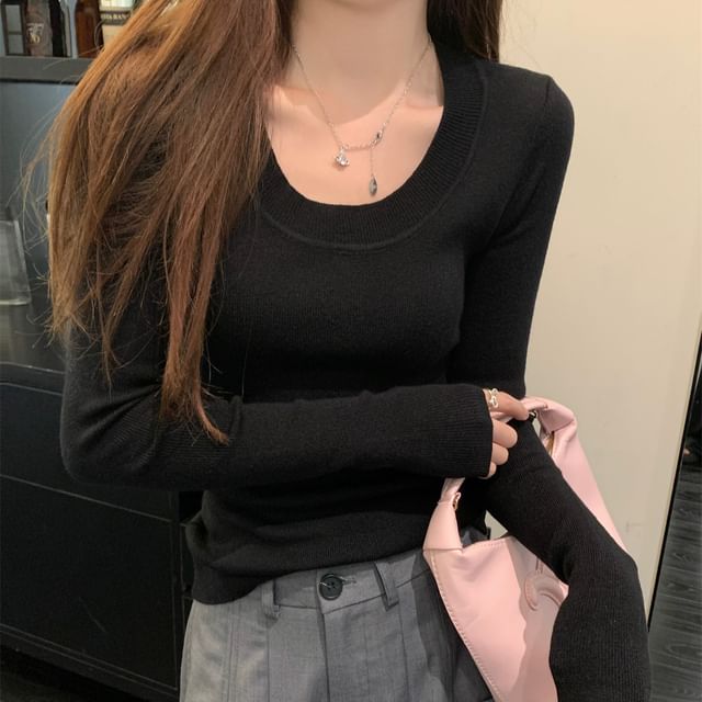 Scoop-Neck Long-Sleeve Basic Knit Tee