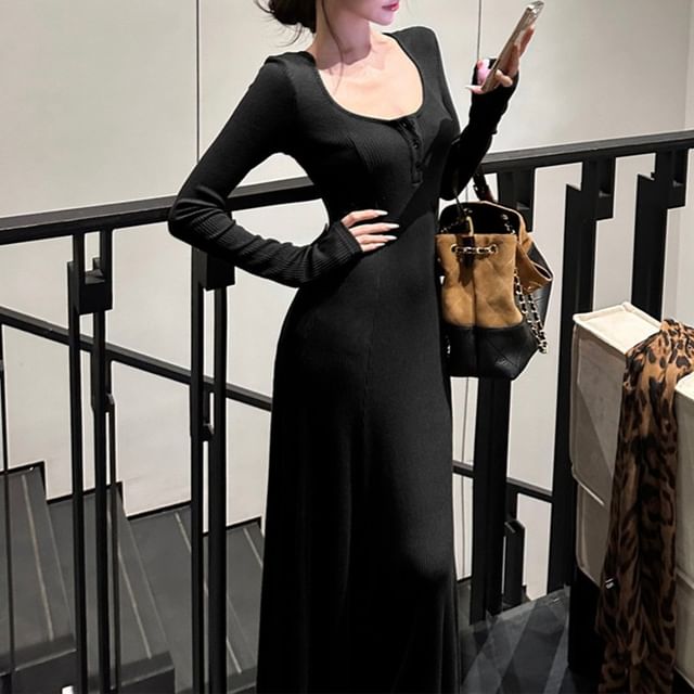 Long-Sleeve Scoop Neck Plain Maxi Sheath Knit Dress