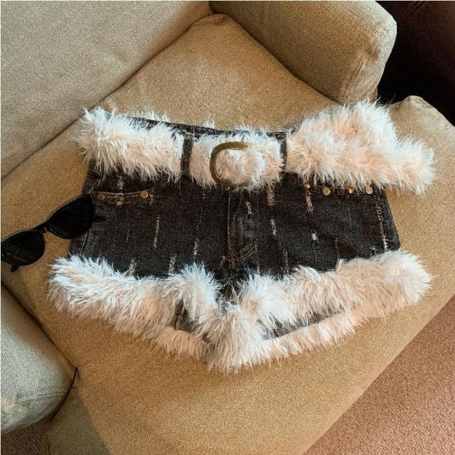 Low Rise Distressed Belted Panel Fluffy Denim Hot Pants