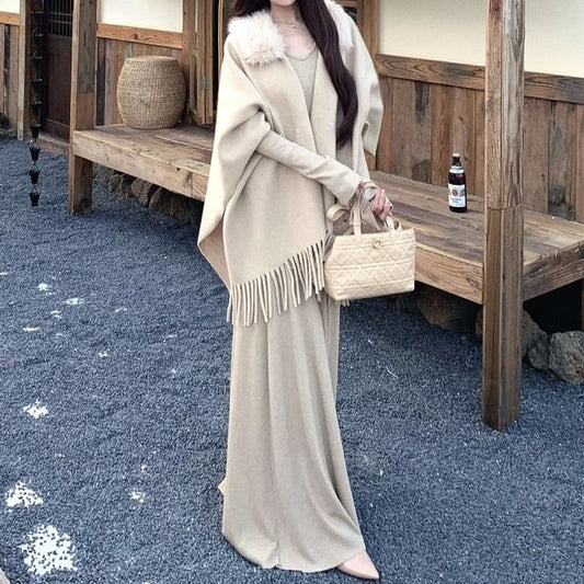 Plain Fringed Hem Fluffy Trim Capelet / Long-Sleeve Scoop Neck Maxi Sheath Dress