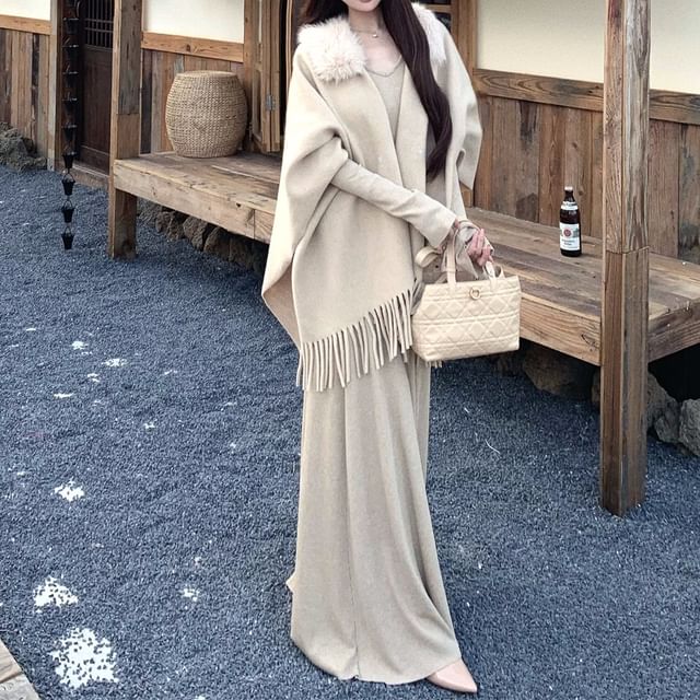 Plain Fringed Hem Fluffy Trim Capelet / Long-Sleeve Scoop Neck Maxi Sheath Dress