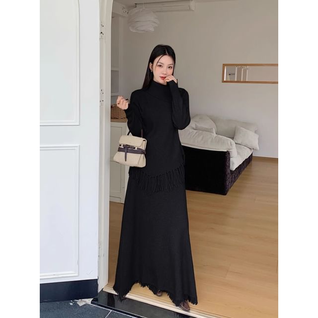 Set: Fringed Hem Sweater with Mock Neck and Maxi A-Line Skirt