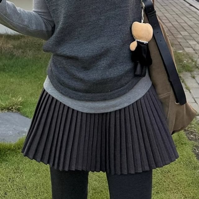 Sleeveless Sweater Vest & Long-Sleeve Tee & Pleated Mini Skirt Set