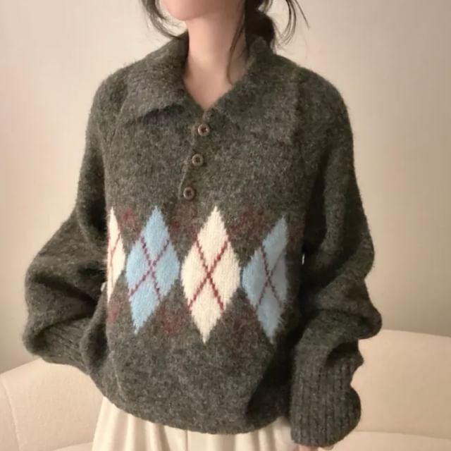 Oversized Argyle Sweater with Drop Shoulder & Collar