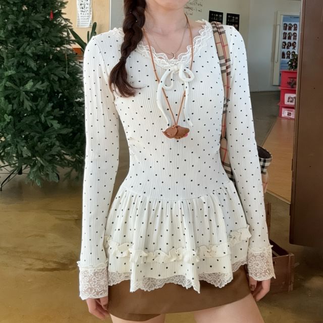 Lace-Trimmed Ruffled V-Neck Long-Sleeve Tee with Polka Dots