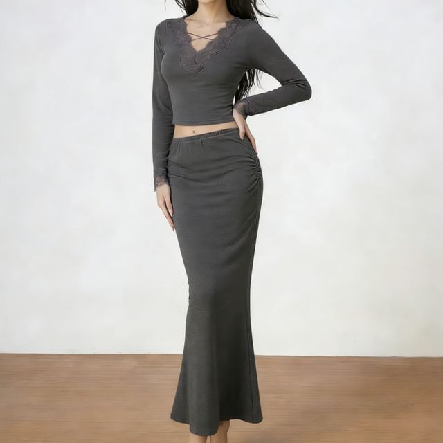 V-Neck Lace Panel Tee with Mermaid Maxi Skirt