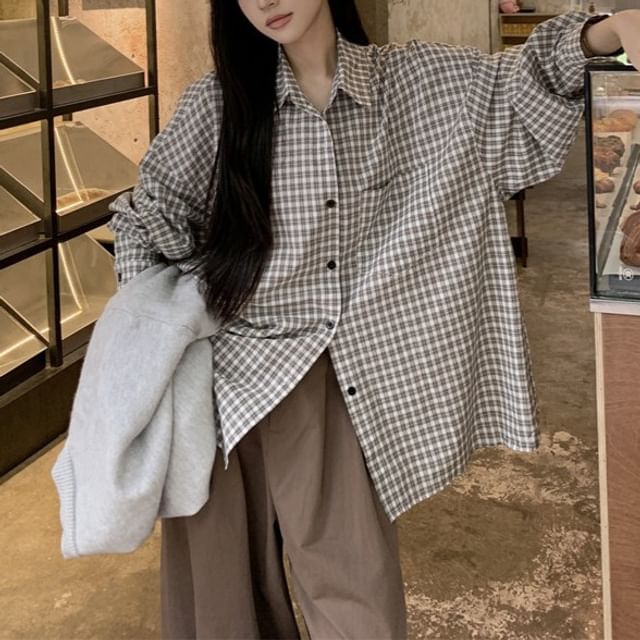 Long-Sleeve Plaid Shirt / V-Neck Plain Cardigan