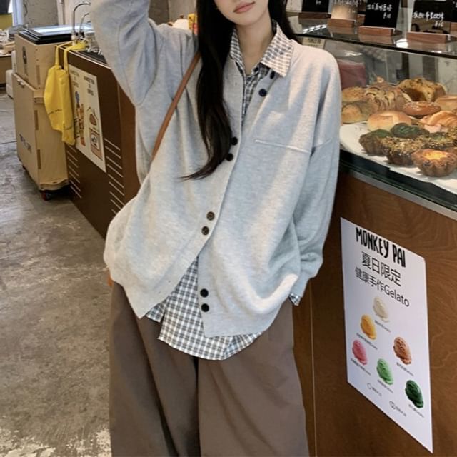 Long-Sleeve Plaid Shirt / V-Neck Plain Cardigan