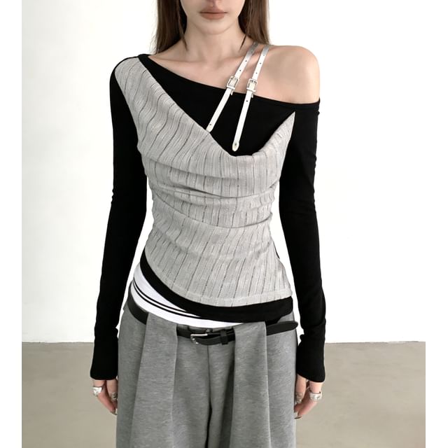 Asymmetric Hem Cold-Shoulder Paneled Fitted Top