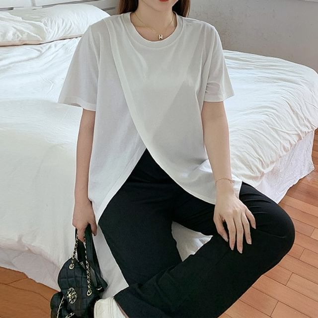 Slit Panel Round Neck Tee with Short Sleeves