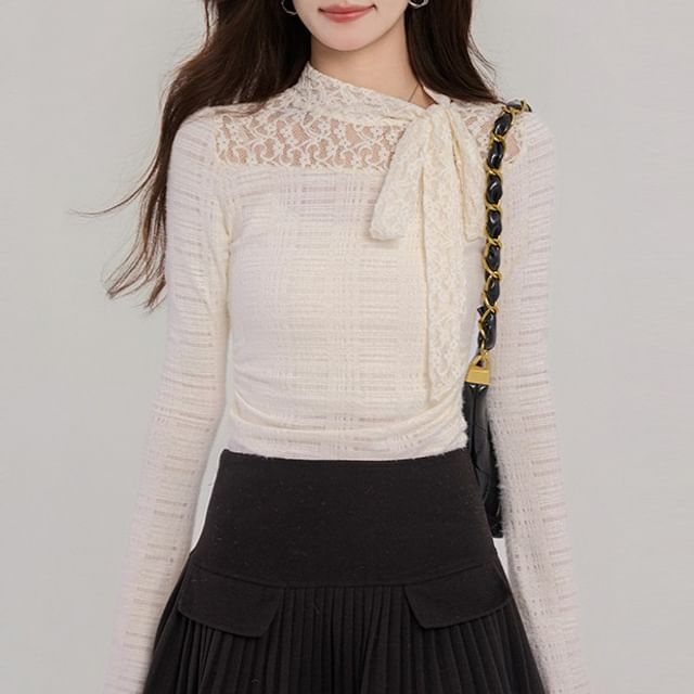 Mock Neck Lace Panel Ruched Slim Fit Top