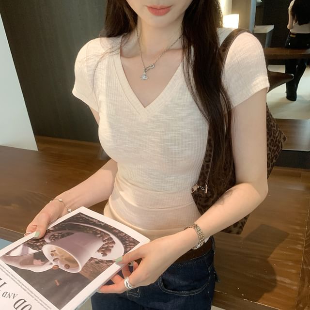 Sheer V-Neck Fitted Crop Tee