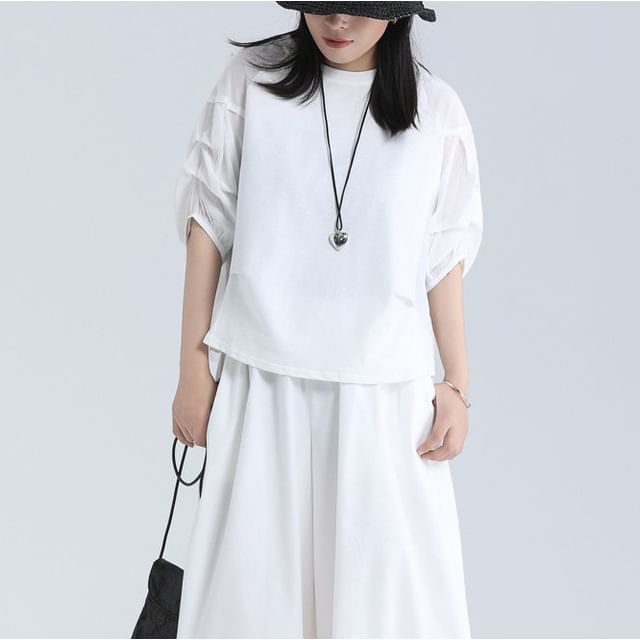 Plain Paneled Tee with Elbow-Length Sleeves and Crew Collar