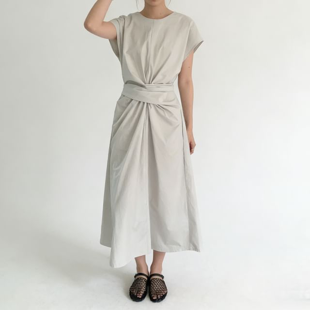 Short-Sleeve Crew Neck Plain Tie Waist Maxi A-Line Dress