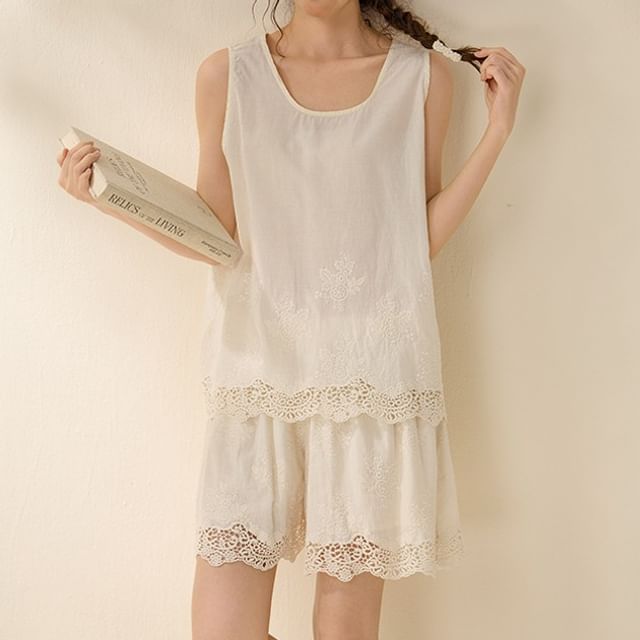 Lace Trim Tank Top with Mid Rise Shorts