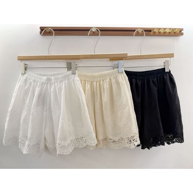 Lace Trim Tank Top with Mid Rise Shorts