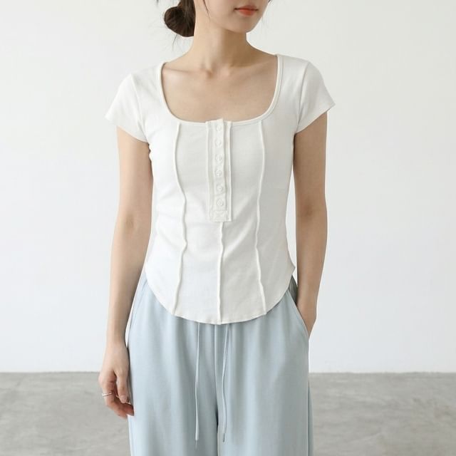 Ribbed Half-Buttoned Crop Scoop Neck Short Tee