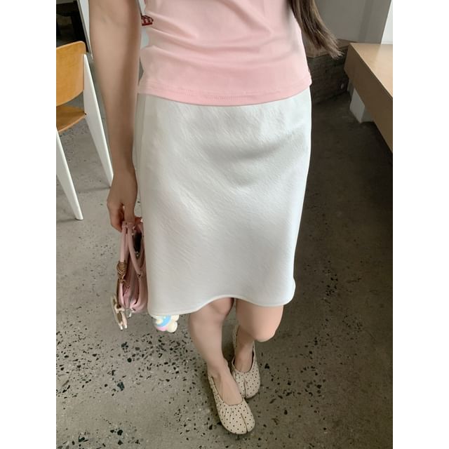 Short Sleeve V-Neck Plain Slim-Fit T-Shirt / High Waist Satin Mini Skirt