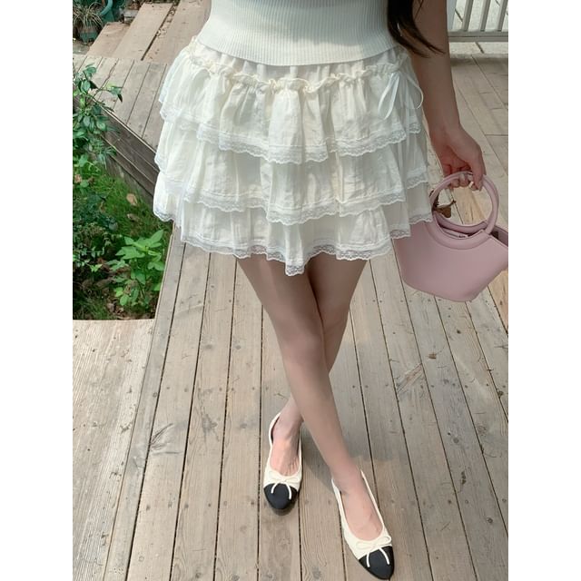 Short Sleeve Plain Slim-Fit Knit Top / High Waist Lace-Trim Mini Tiered Skirt
