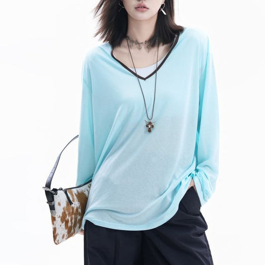 V-Neck Contrast Trim Long-Sleeve T-Shirt