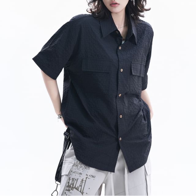 Collared Textured Button-Up Short-Sleeve Shirt