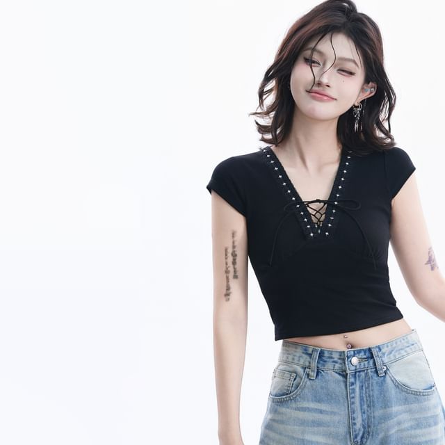 Cap-Sleeve V-Neck Lace Up Crop T-Shirt