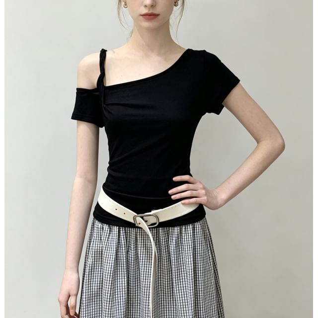 Twisted Strap Cold-Shoulder Slim Tee