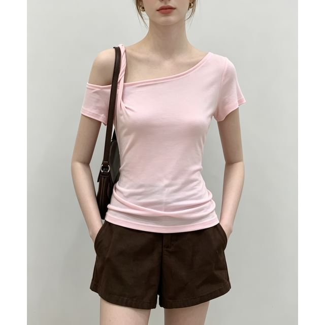 Cold Shoulder Twisted Strap Plain Slim-Fit T-Shirt