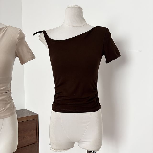 Ruched Asymmetric Round Neck Tee