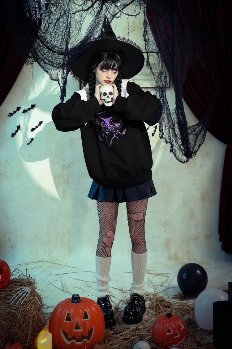 Monochrome Gothic Vintage Sweatshirt with Peter Pan Collar and Long Sleeves