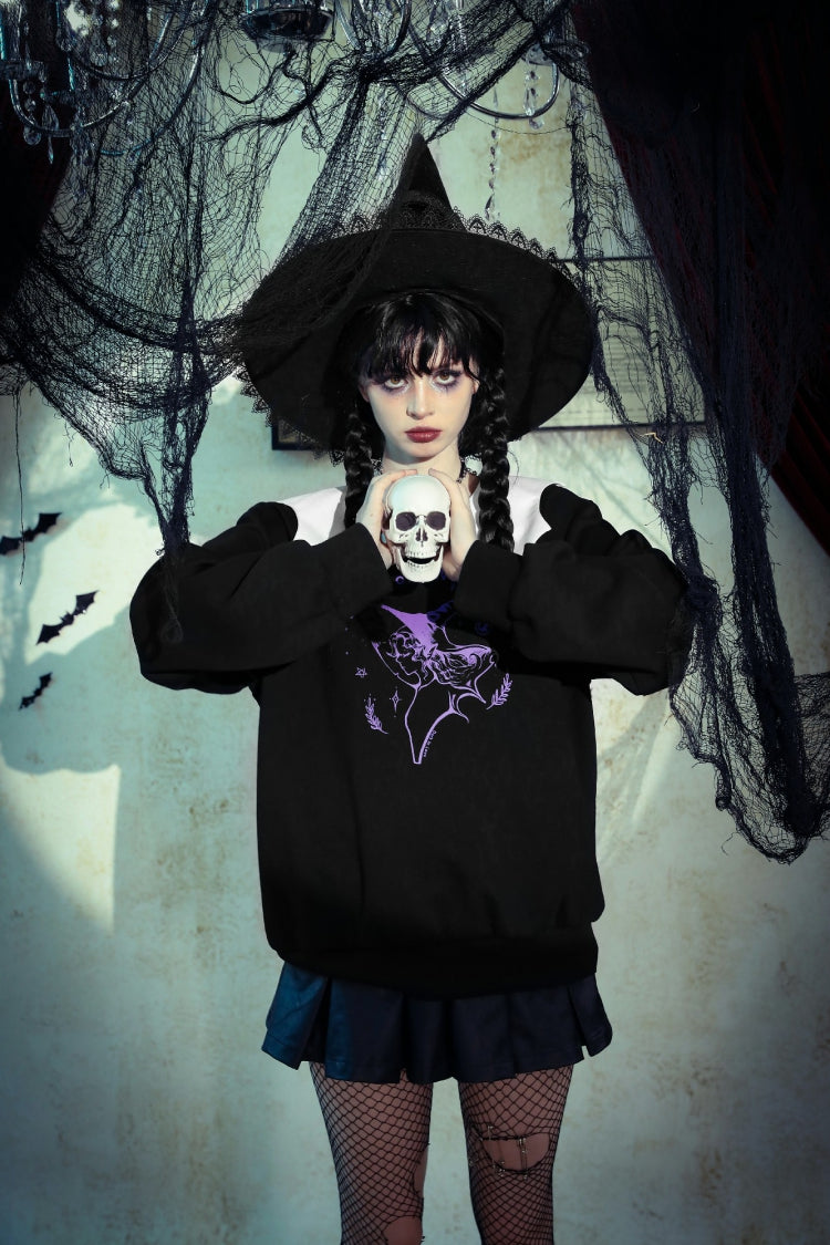 Monochrome Gothic Vintage Sweatshirt with Peter Pan Collar and Long Sleeves