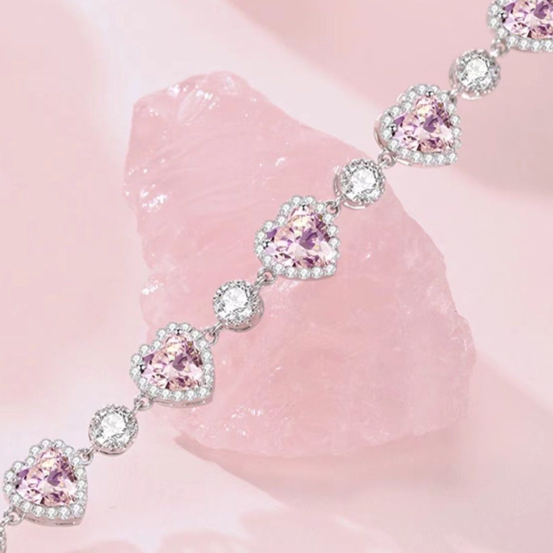 Loving Heart Shape Bracelet MK19198 Susan