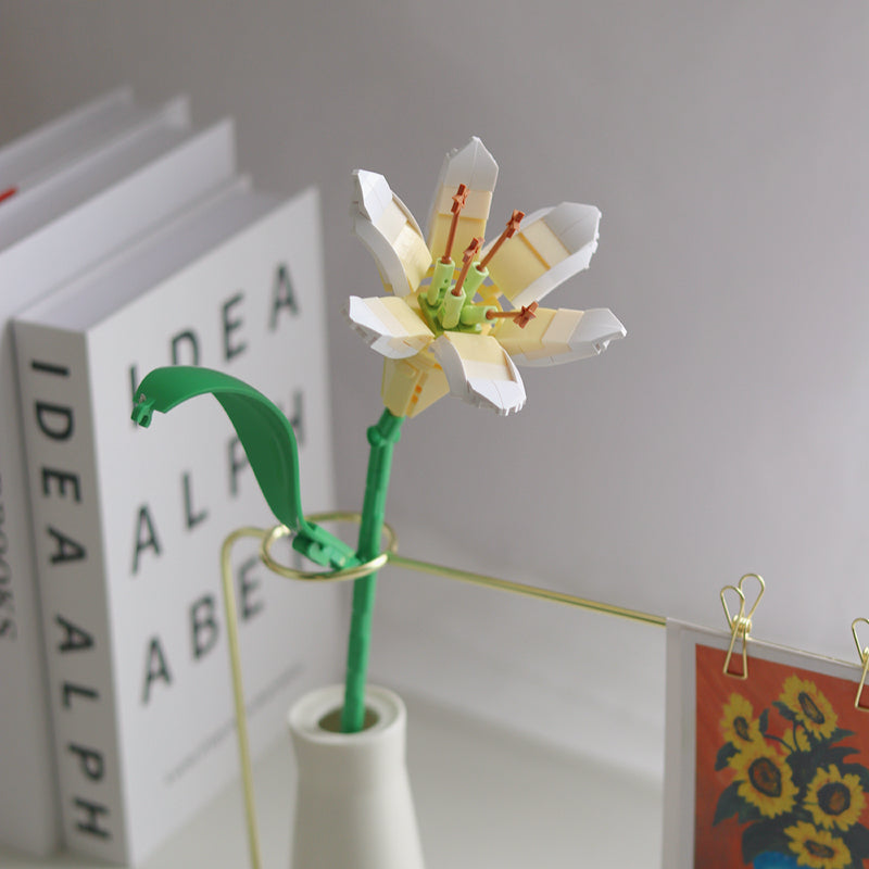 Cute Block Flowers Bouquet Susan