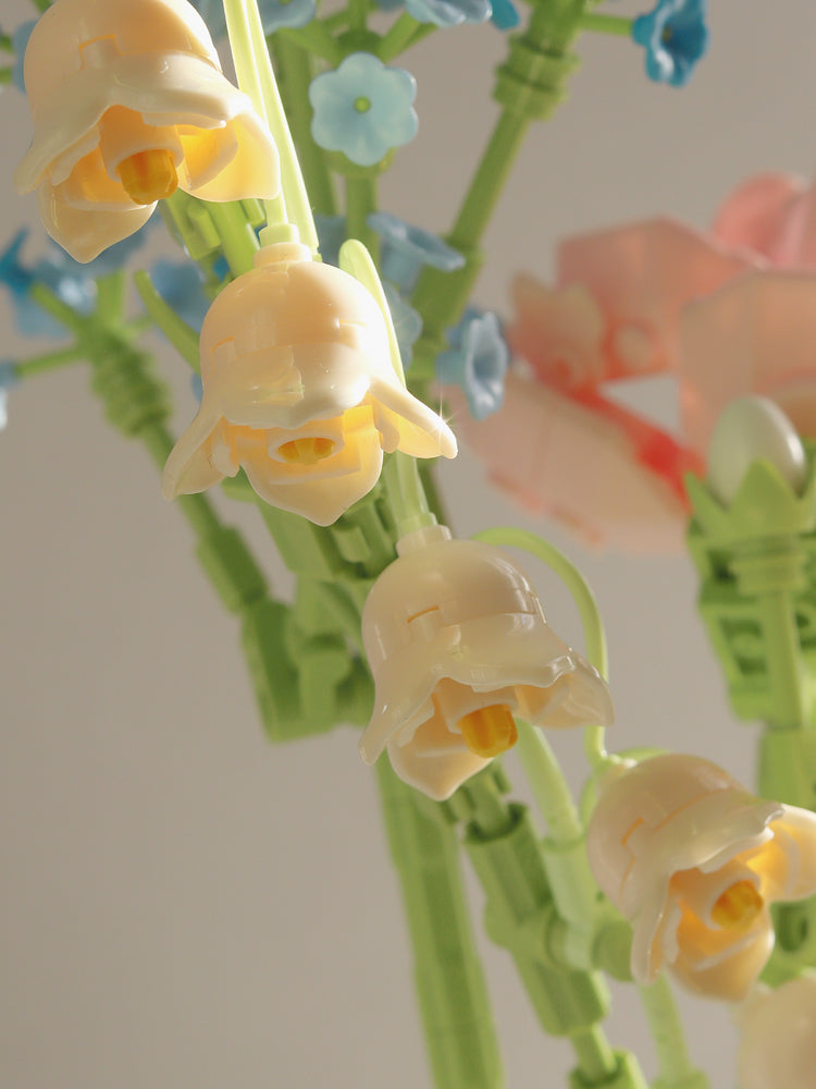 Cute Block Flowers Bouquet Susan