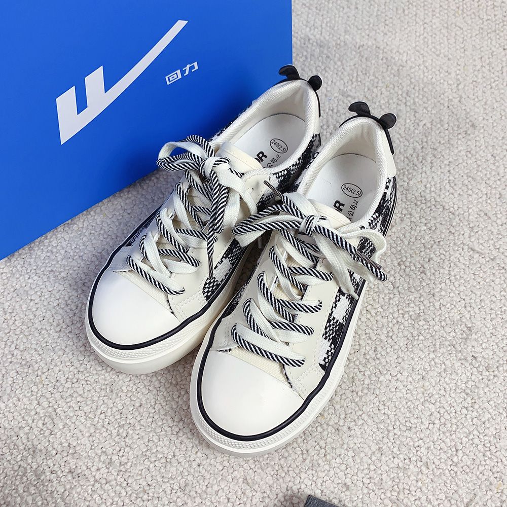 Bunny on The Back Sneakers MK19199 Susan